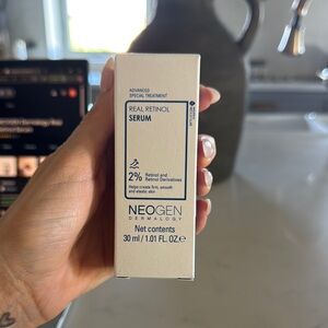 Real Retinol Serum 2% - White